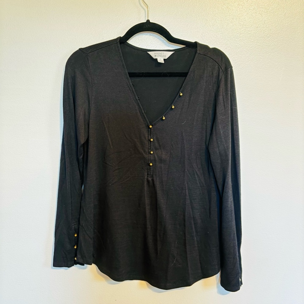 Market and Spruce black long-sleeved shirt from Market & Spruce with a V-necklin
